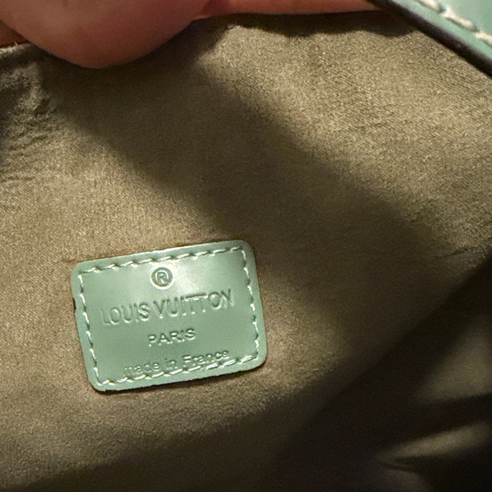 Louis Vuitton Leather Women's Bag - Picture 6 of 7